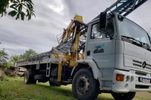 Caminhão munk em operação